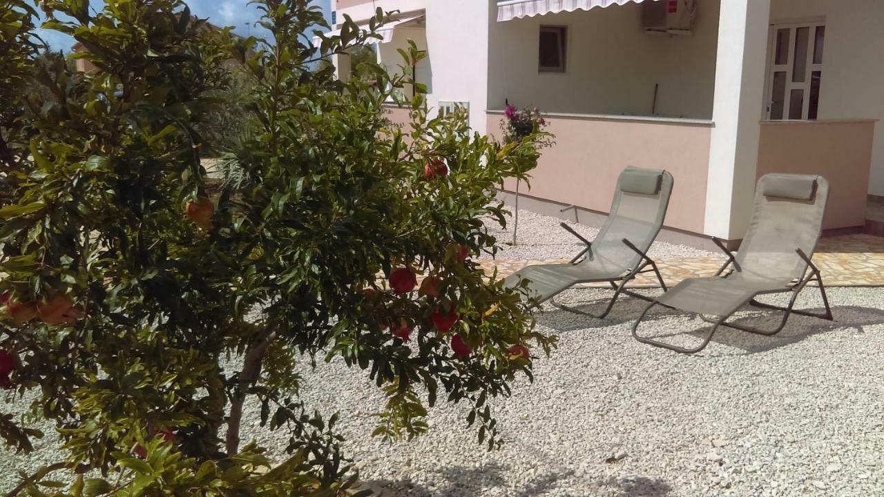 Apartments Ruzmarin Vrsi Eksteriør bilde
